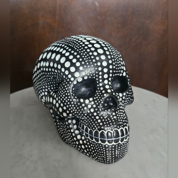 Skull Decor - Picture 4 of 4